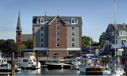 Salem Waterfront hotel